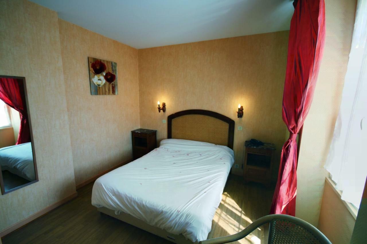 Les Messageries Hotell Saint-Flour  Rom bilde