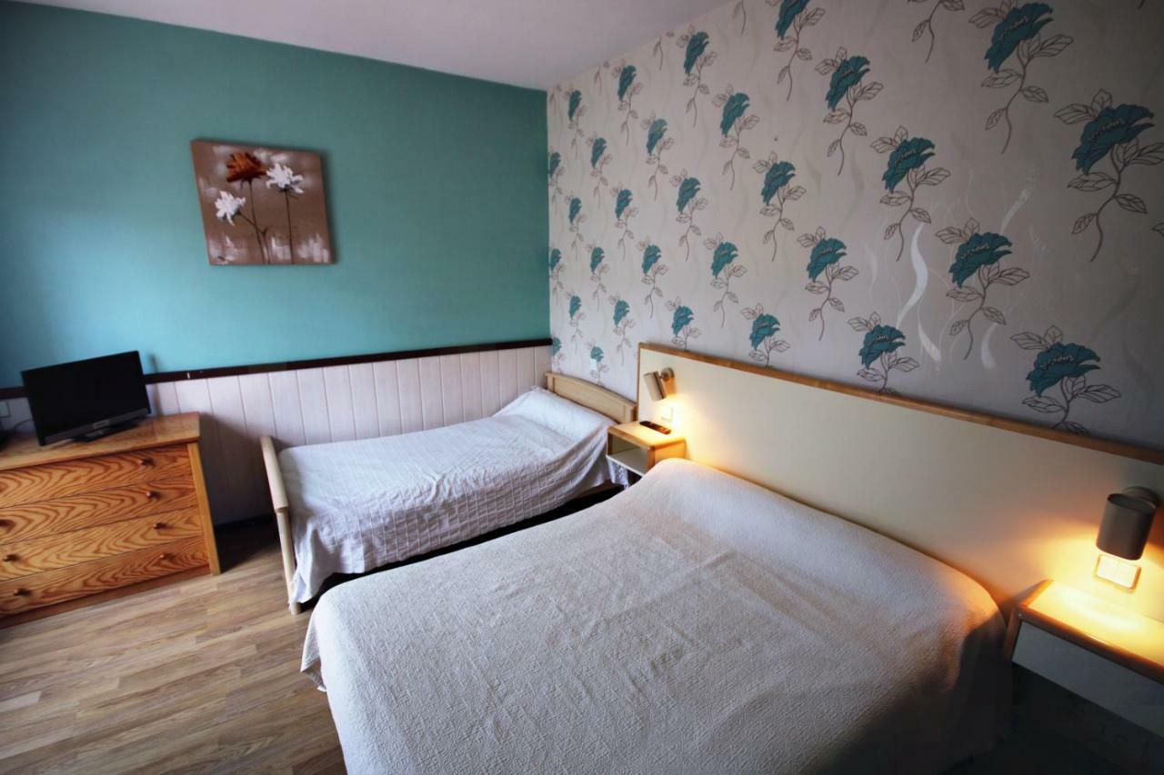 Les Messageries Hotell Saint-Flour  Rom bilde